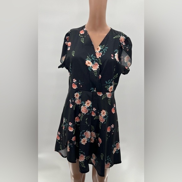 Elegant Floral Print V-Neck Dress - Size XL - Picture 4 of 13